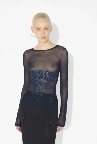 De marineblauwe geborduurde top