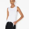 De witte tanktop met jarretelles